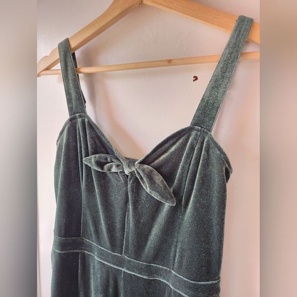 Abercrombie & Fitch Dark Green Velvet Bow Wide-Leg Jumpsuit - Picture 5 of 8